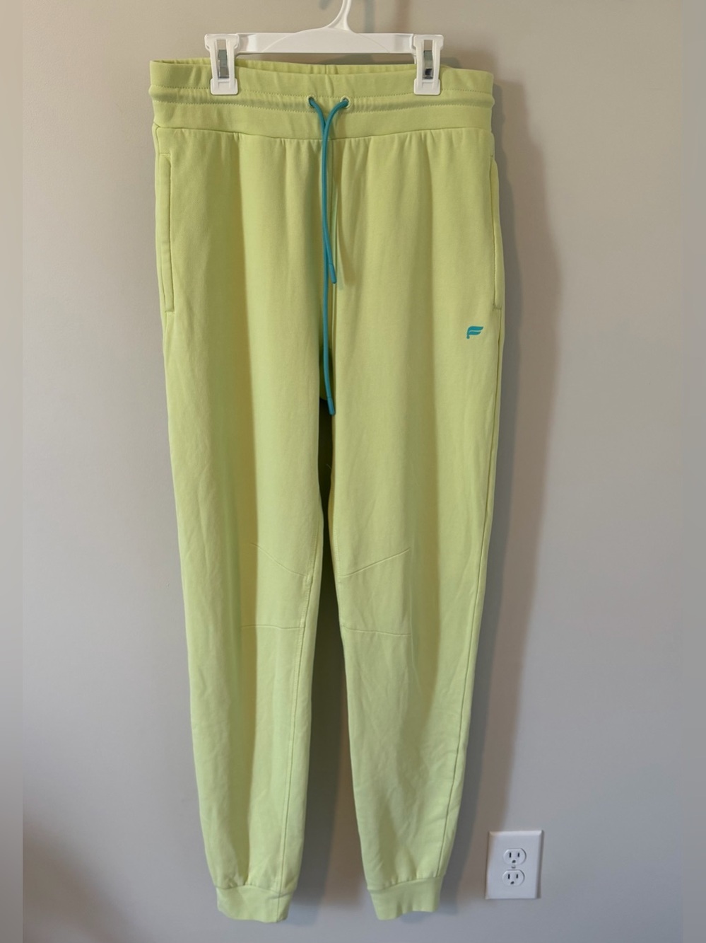 Fabletics Lightweight Go To Jogger Men’s Size Small Tall Lime Green Yellow